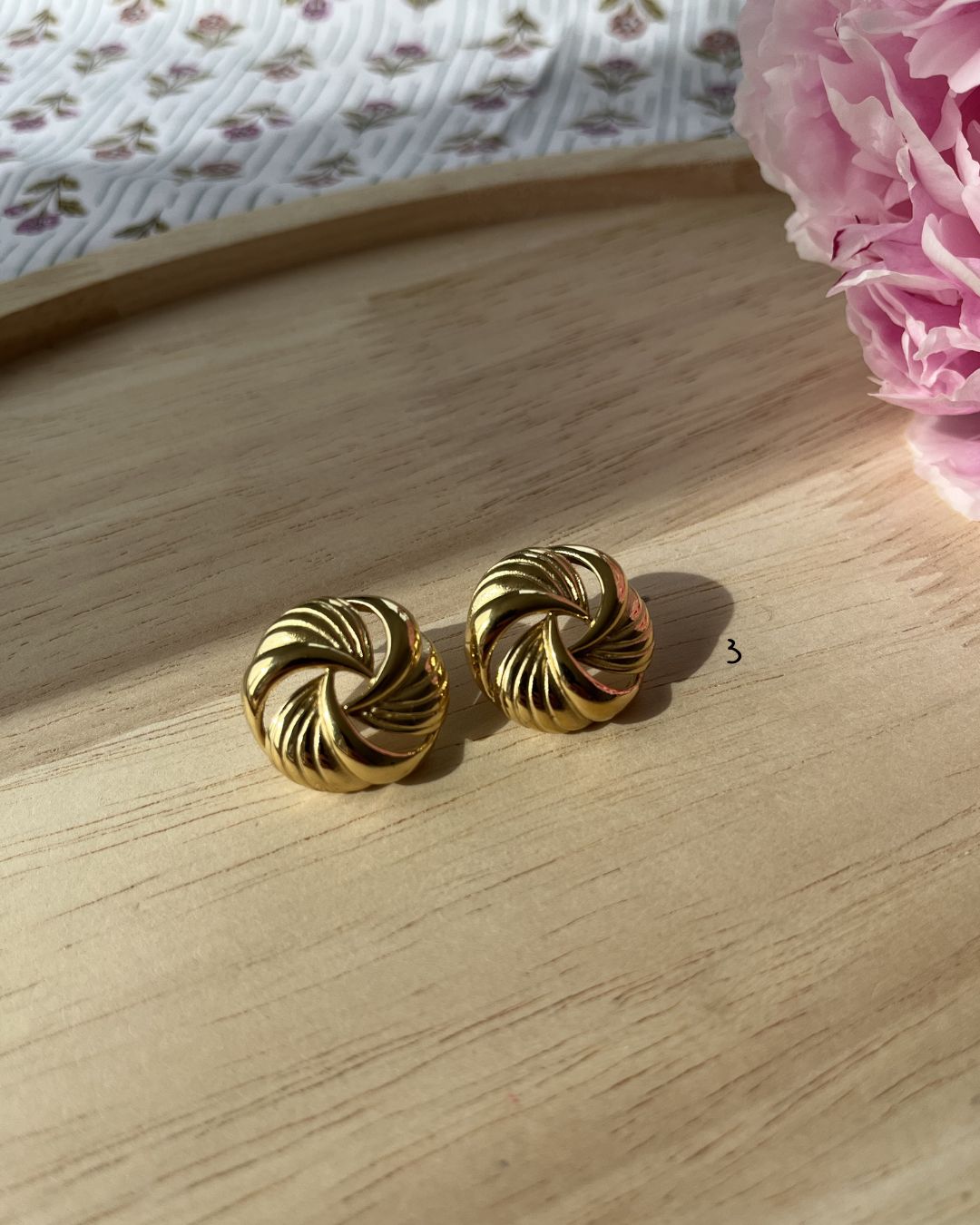 Boucle d'oreille taille moyenne