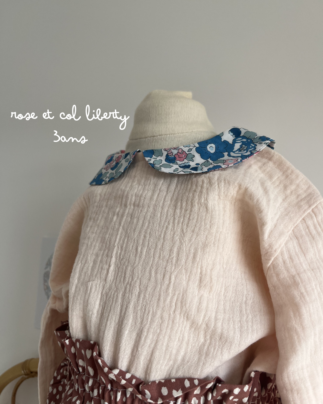 Blouse au col rond