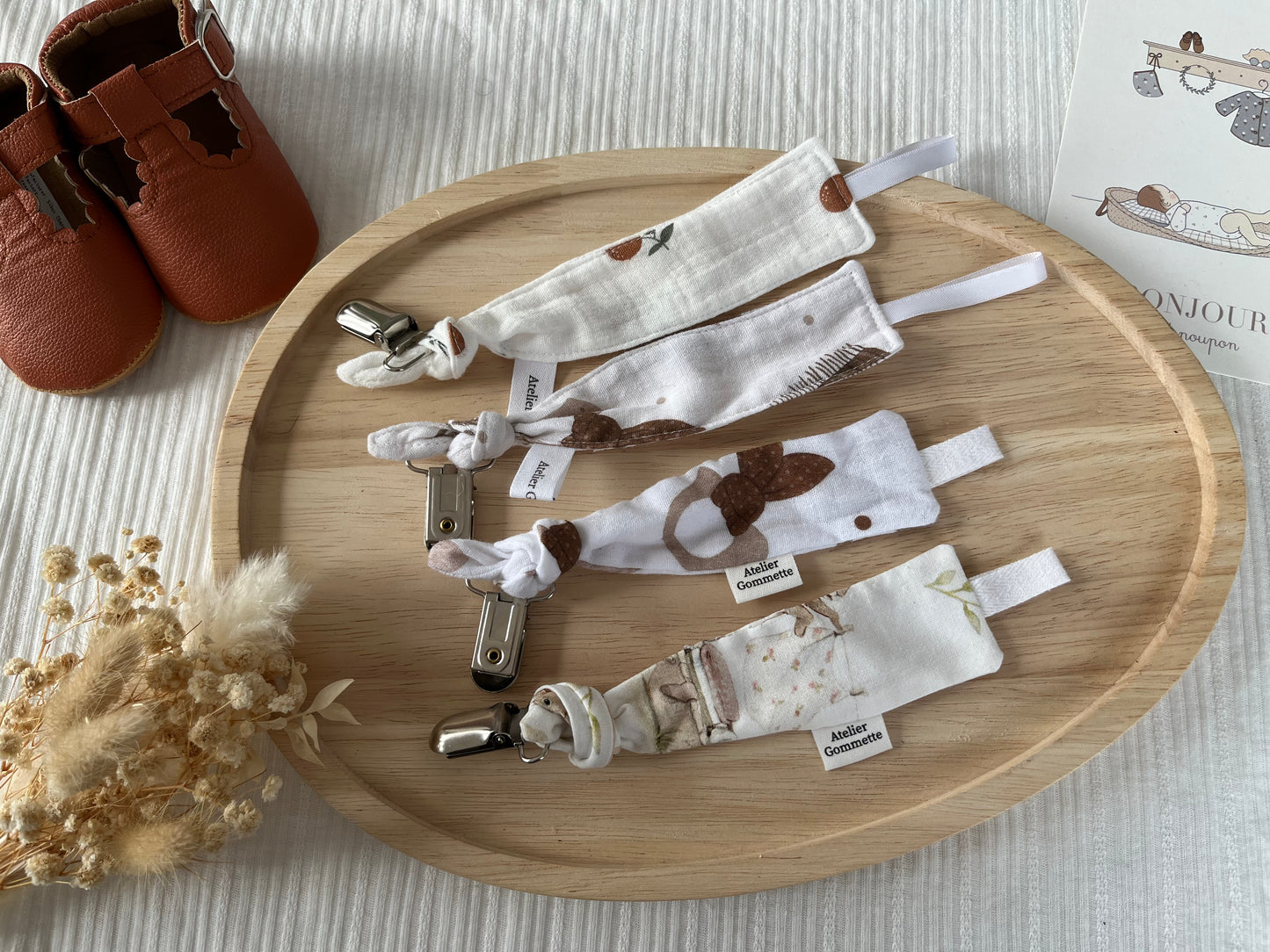 Les attache tétines personnalisables